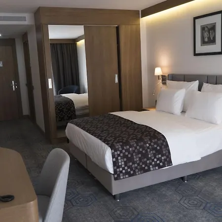 Otel Yuksel Yenikapı 4*